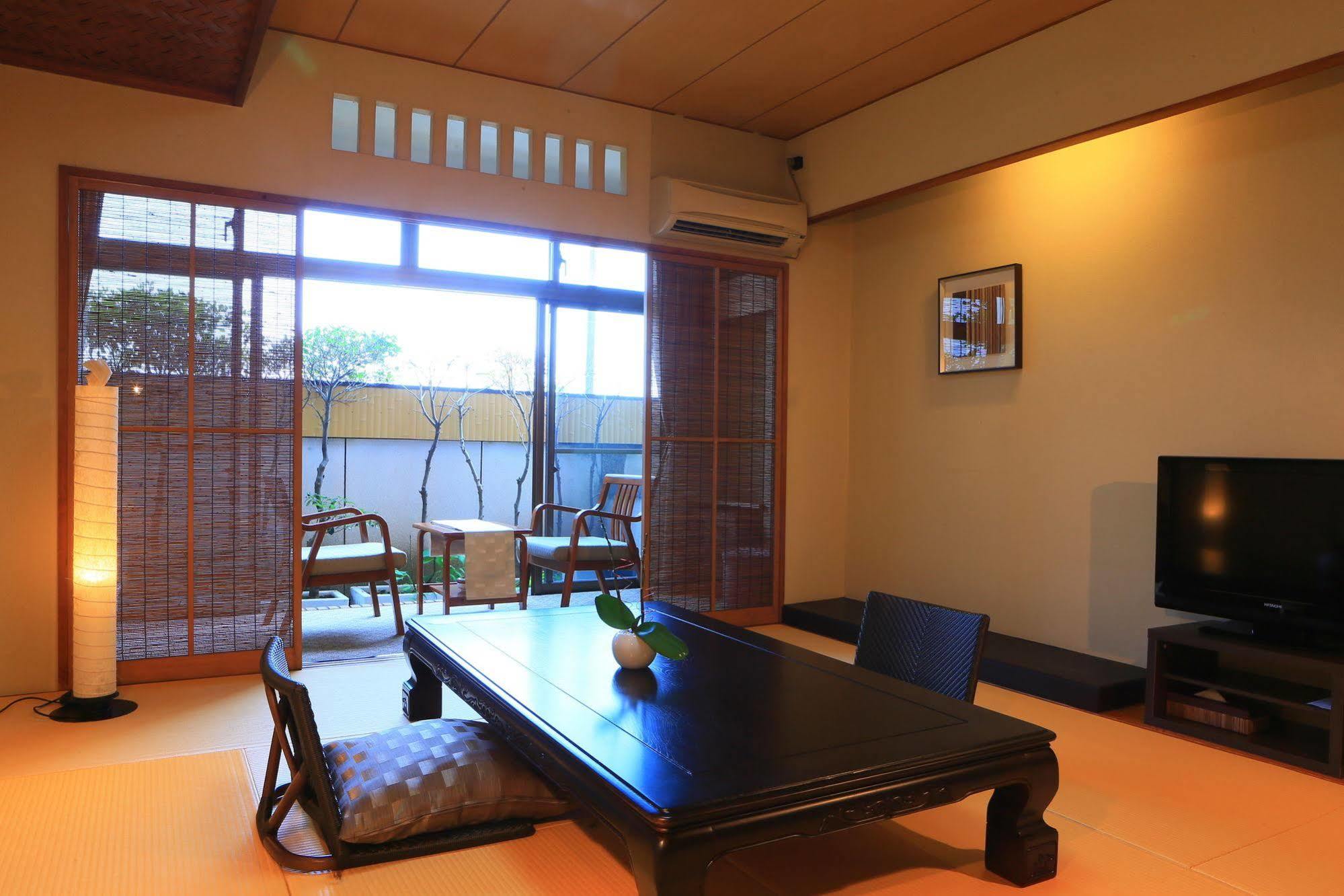 Taiseikan Atami  Bagian luar foto